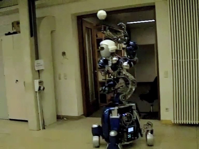 Agile Justin: A Humanoid Robot from DLR can throw a baseball