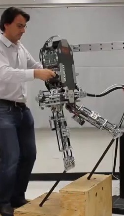 Hume humanoid robot from Meka Robotics